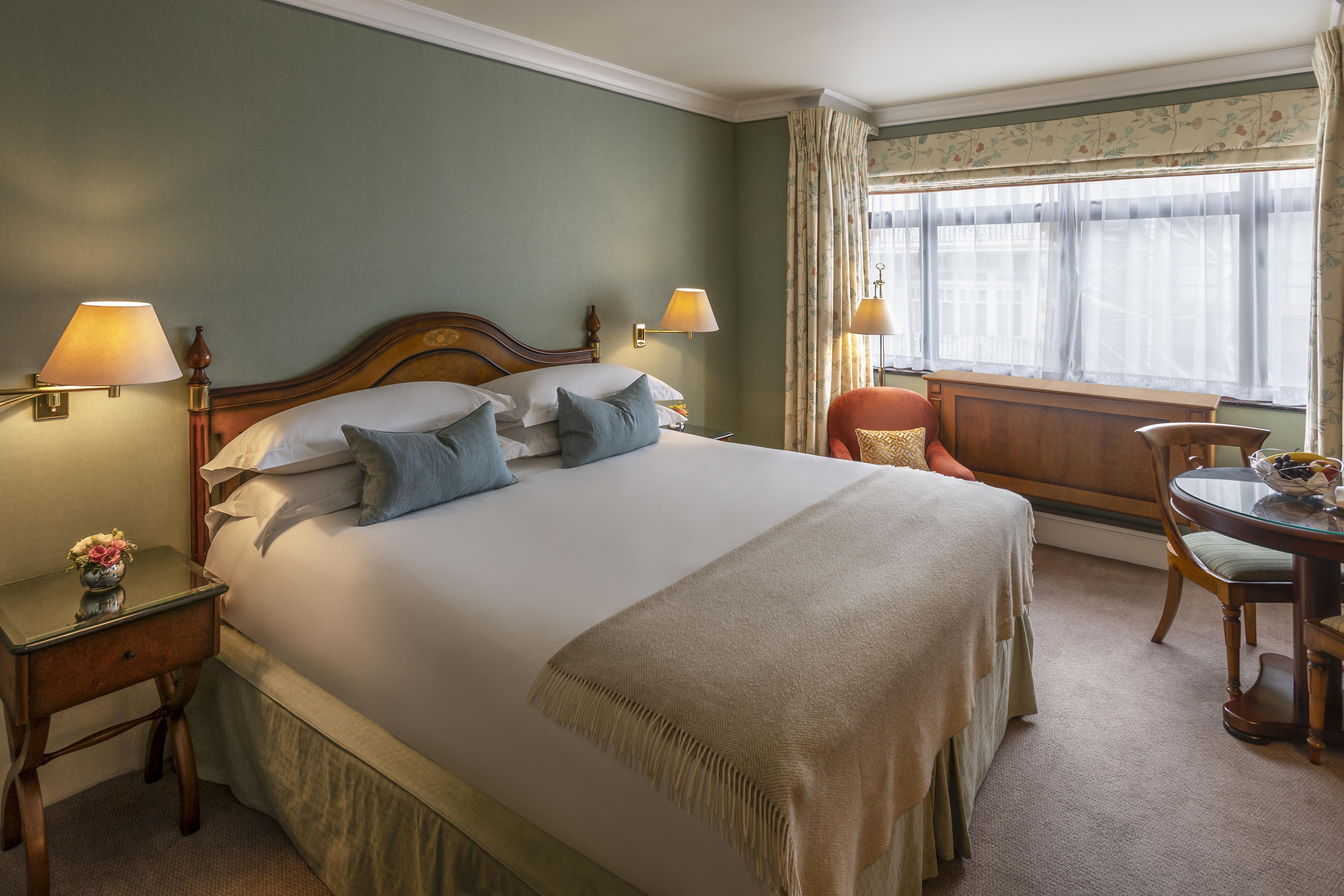 The Capital Hotel, & Townhouse Hotel Londra